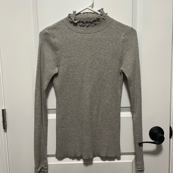 Mock neck long sleeve ribbed sweater - Picture 2 of 2